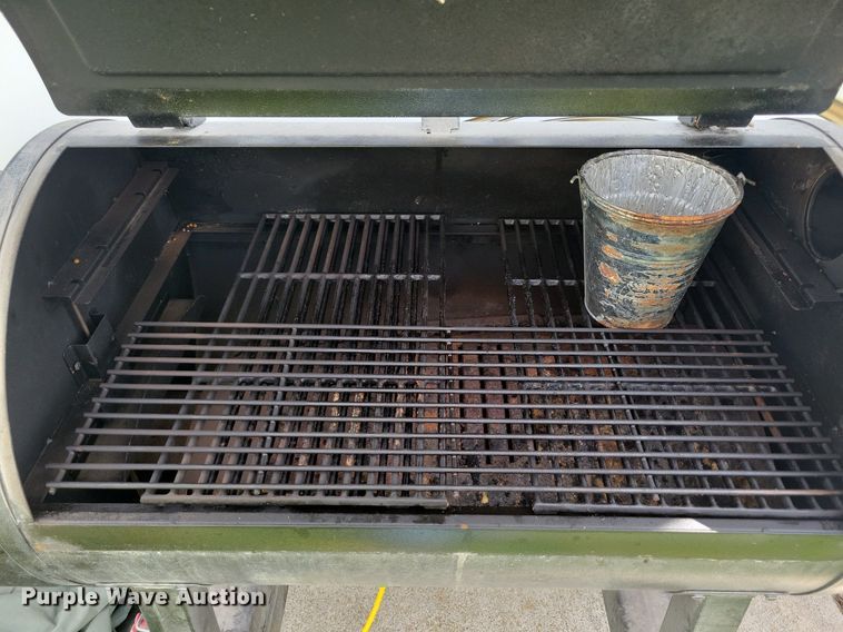 image for item DR4300 2012 Heartland Sundance 3300CK camper