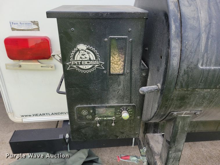 image for item DR4300 2012 Heartland Sundance 3300CK camper