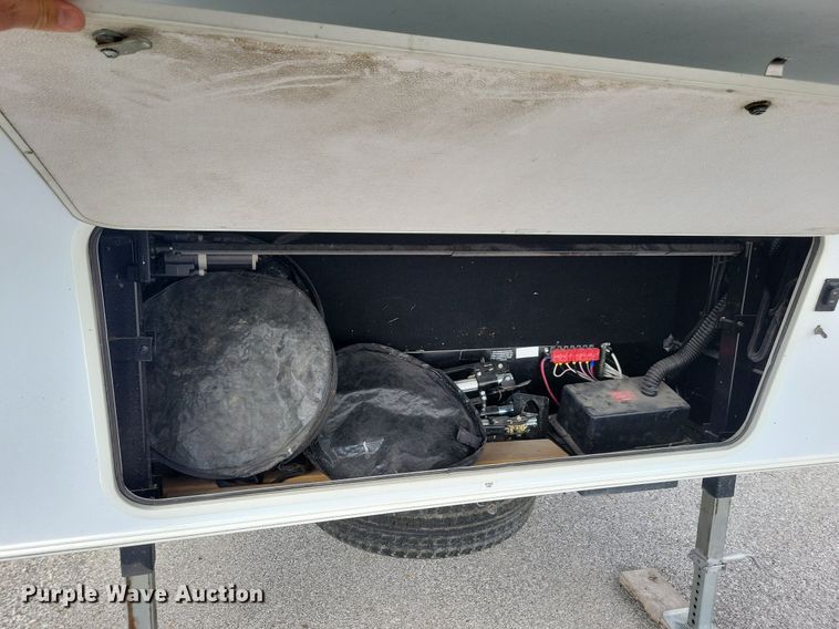 image for item DR4300 2012 Heartland Sundance 3300CK camper