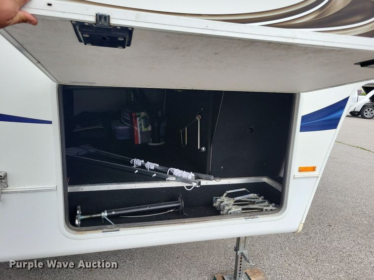 image for item DR4300 2012 Heartland Sundance 3300CK camper