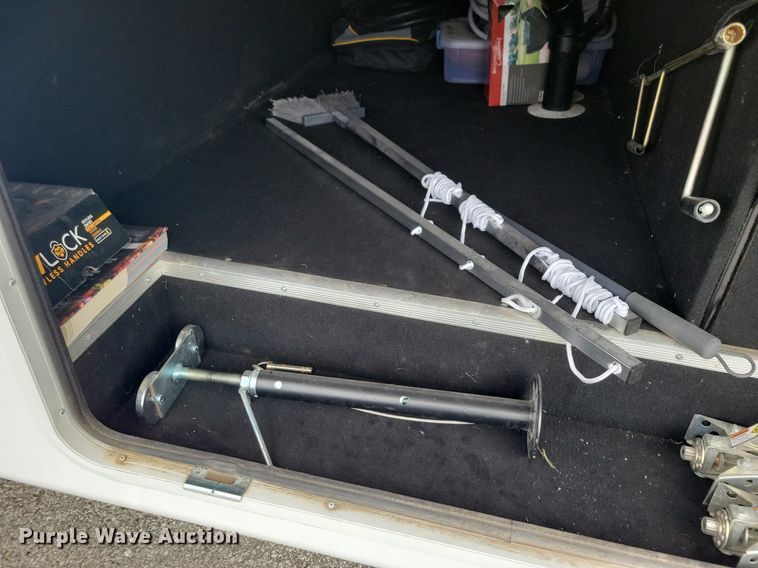 image for item DR4300 2012 Heartland Sundance 3300CK camper