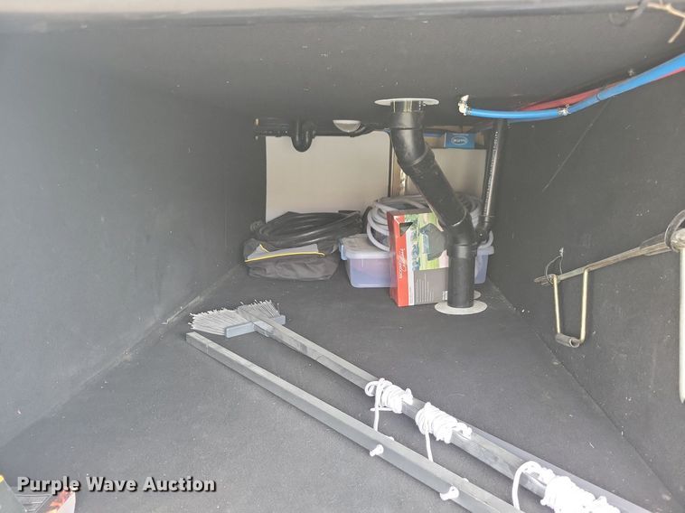 image for item DR4300 2012 Heartland Sundance 3300CK camper