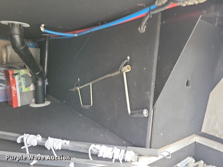 image for item DR4300 2012 Heartland Sundance 3300CK camper