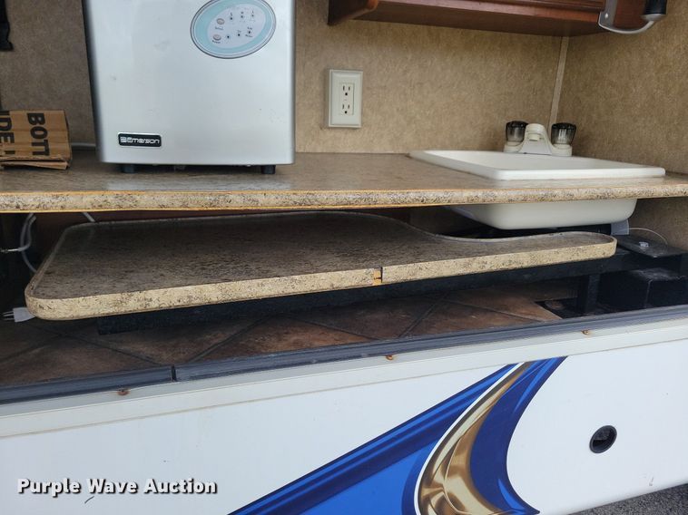 image for item DR4300 2012 Heartland Sundance 3300CK camper