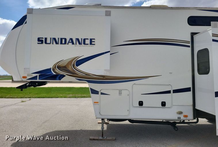 image for item DR4300 2012 Heartland Sundance 3300CK camper