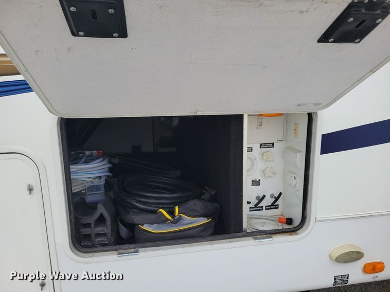 image for item DR4300 2012 Heartland Sundance 3300CK camper