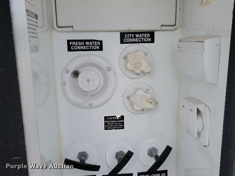 image for item DR4300 2012 Heartland Sundance 3300CK camper