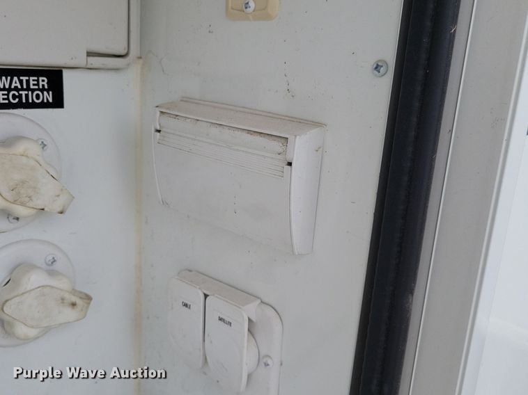 image for item DR4300 2012 Heartland Sundance 3300CK camper