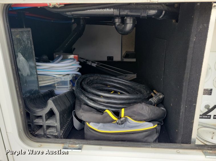 image for item DR4300 2012 Heartland Sundance 3300CK camper