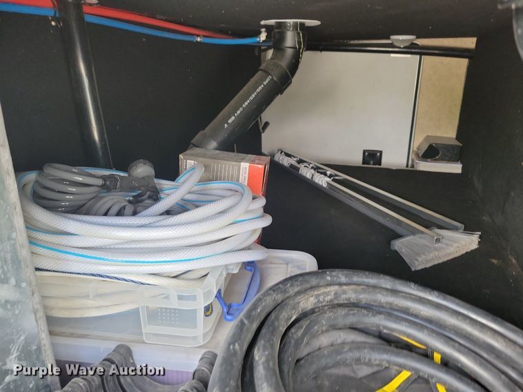 image for item DR4300 2012 Heartland Sundance 3300CK camper