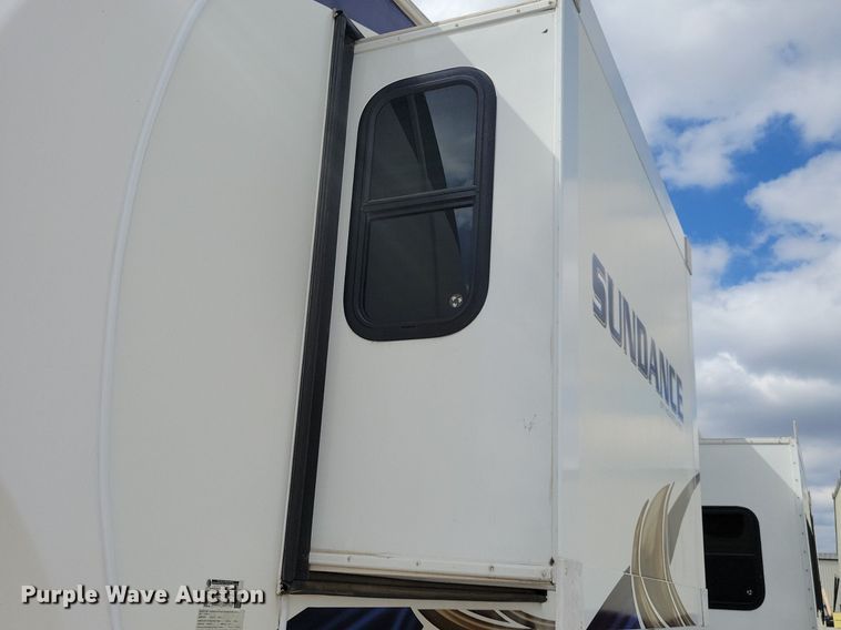 image for item DR4300 2012 Heartland Sundance 3300CK camper