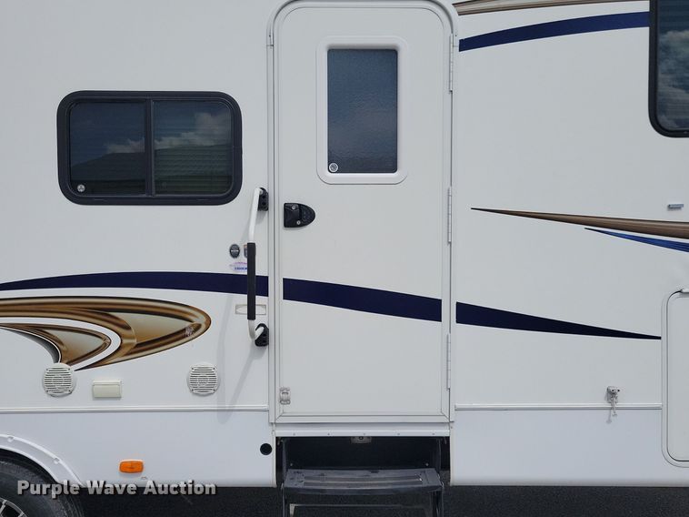 image for item DR4300 2012 Heartland Sundance 3300CK camper