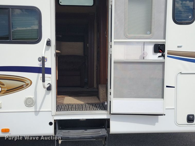 image for item DR4300 2012 Heartland Sundance 3300CK camper