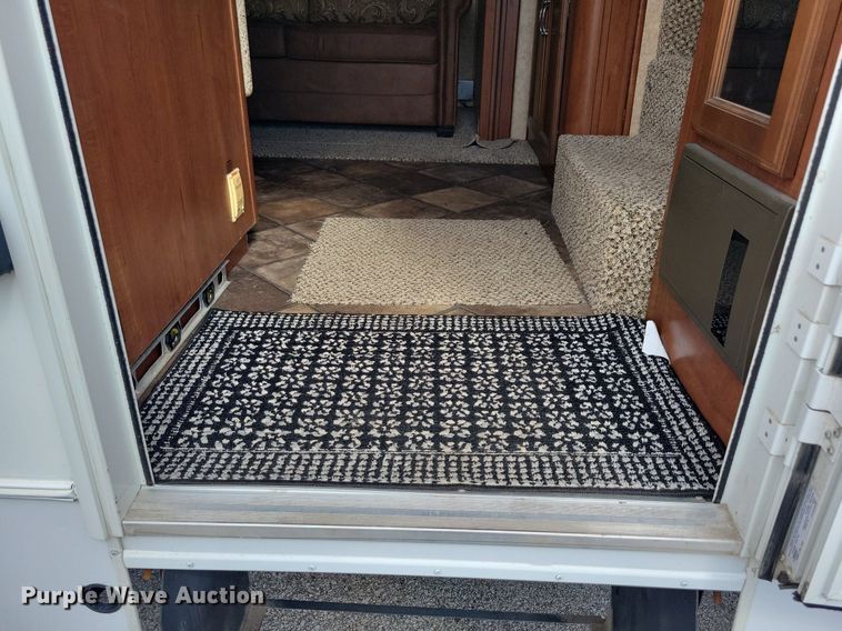 image for item DR4300 2012 Heartland Sundance 3300CK camper