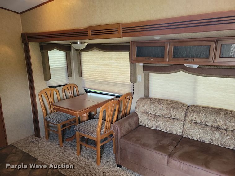 image for item DR4300 2012 Heartland Sundance 3300CK camper