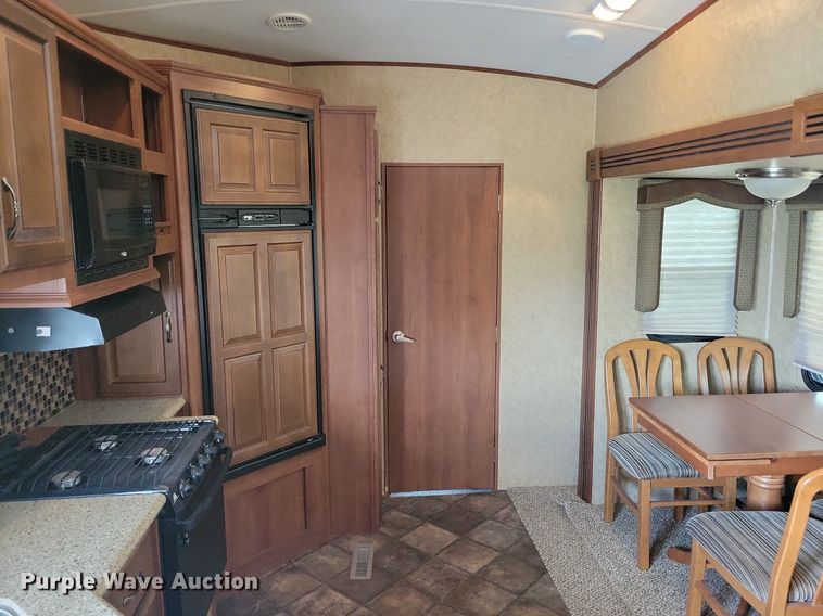 image for item DR4300 2012 Heartland Sundance 3300CK camper