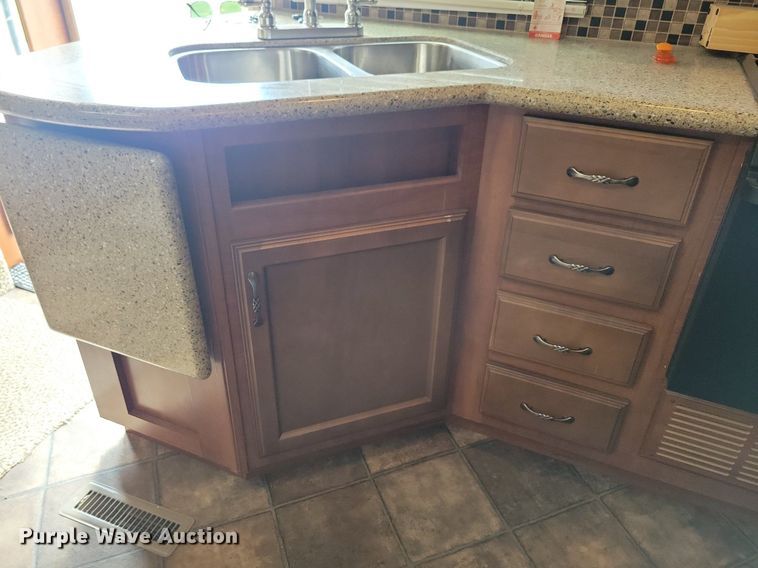 image for item DR4300 2012 Heartland Sundance 3300CK camper