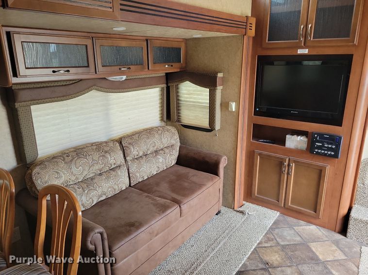 image for item DR4300 2012 Heartland Sundance 3300CK camper