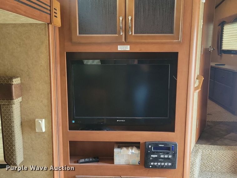 image for item DR4300 2012 Heartland Sundance 3300CK camper