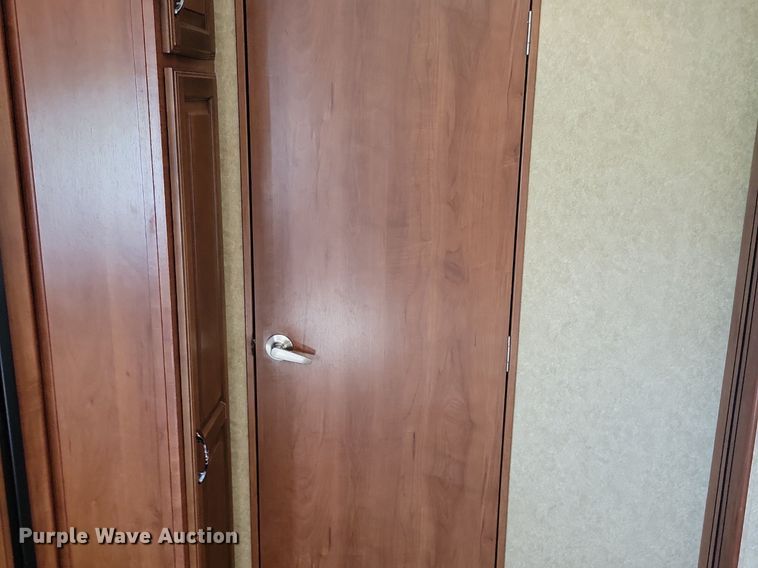 image for item DR4300 2012 Heartland Sundance 3300CK camper