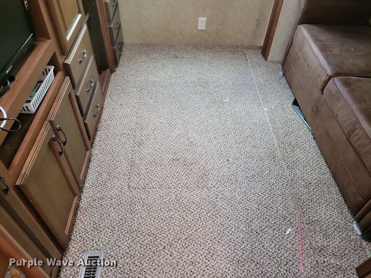 image for item DR4300 2012 Heartland Sundance 3300CK camper