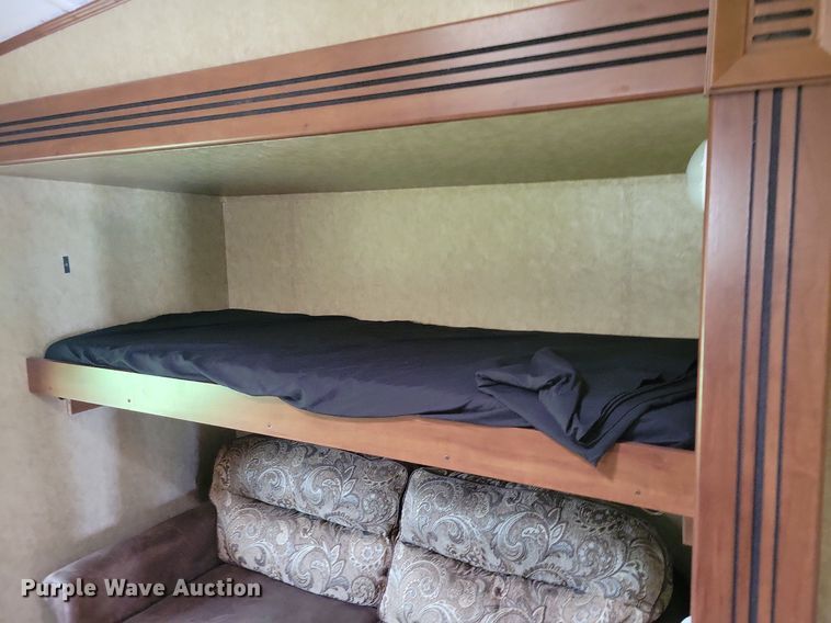 image for item DR4300 2012 Heartland Sundance 3300CK camper