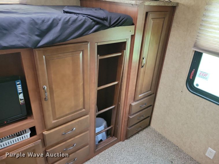 image for item DR4300 2012 Heartland Sundance 3300CK camper