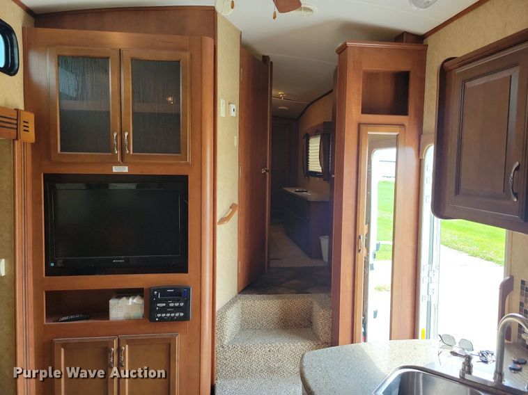 image for item DR4300 2012 Heartland Sundance 3300CK camper