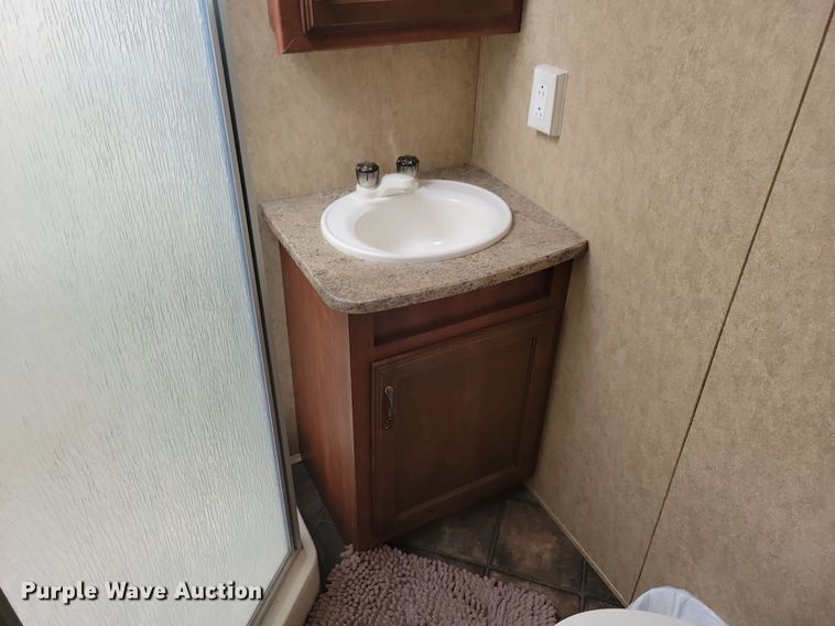 image for item DR4300 2012 Heartland Sundance 3300CK camper