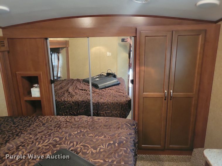 image for item DR4300 2012 Heartland Sundance 3300CK camper