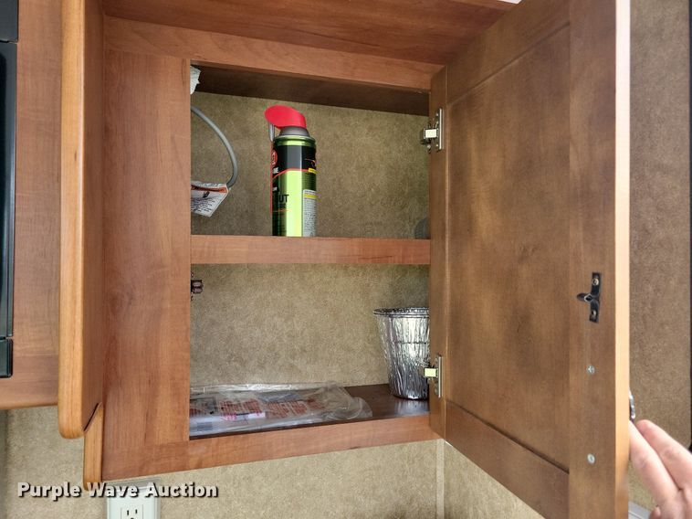 image for item DR4300 2012 Heartland Sundance 3300CK camper