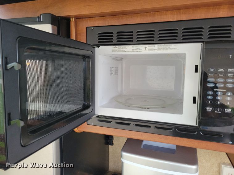 image for item DR4300 2012 Heartland Sundance 3300CK camper