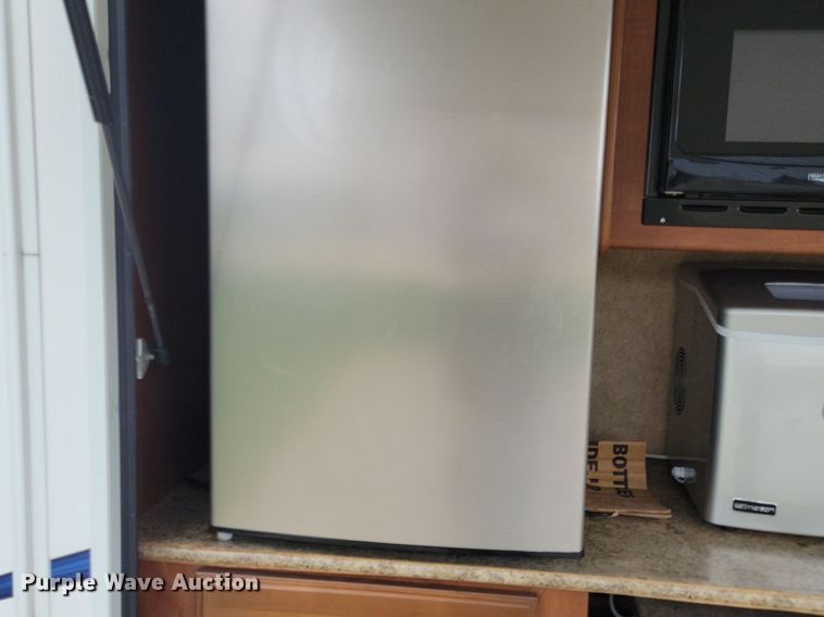 image for item DR4300 2012 Heartland Sundance 3300CK camper