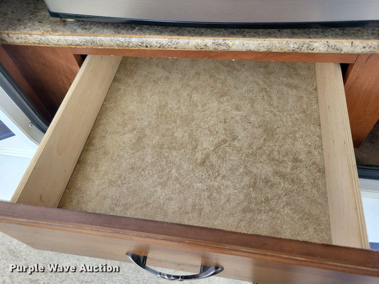 image for item DR4300 2012 Heartland Sundance 3300CK camper