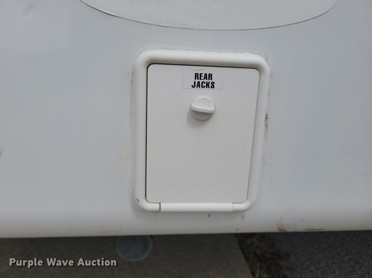 image for item DR4300 2012 Heartland Sundance 3300CK camper