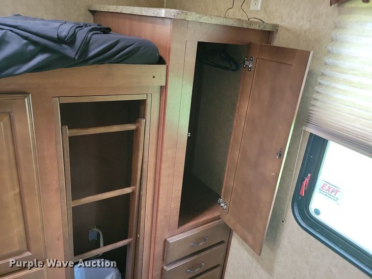 image for item DR4300 2012 Heartland Sundance 3300CK camper