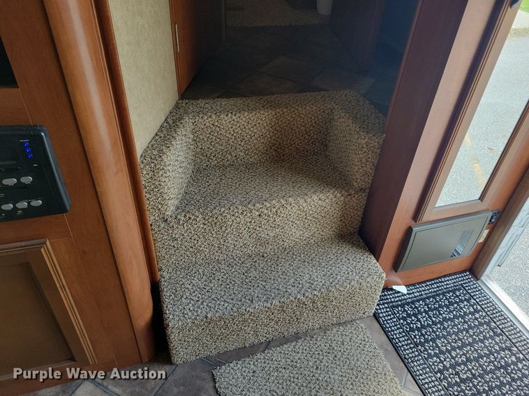 image for item DR4300 2012 Heartland Sundance 3300CK camper