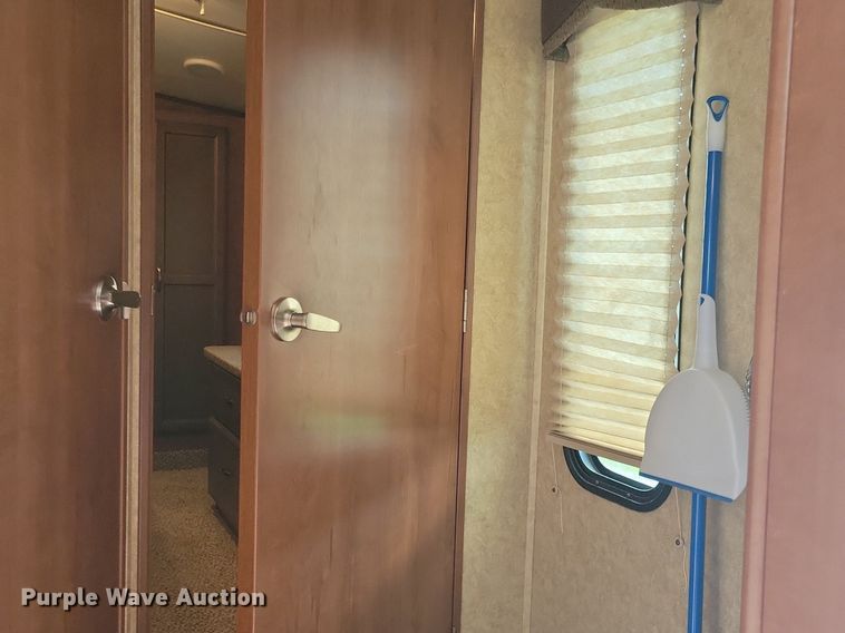 image for item DR4300 2012 Heartland Sundance 3300CK camper