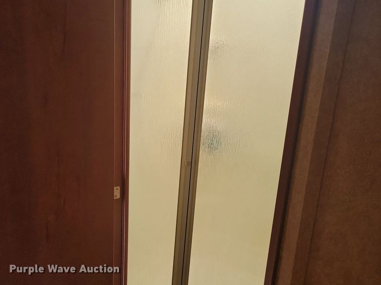 image for item DR4300 2012 Heartland Sundance 3300CK camper