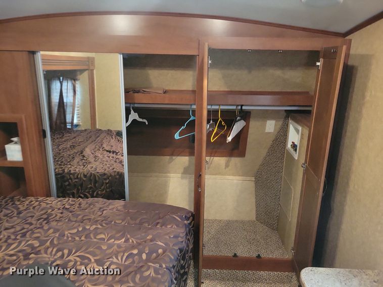 image for item DR4300 2012 Heartland Sundance 3300CK camper