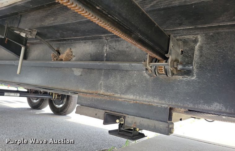 image for item DR4300 2012 Heartland Sundance 3300CK camper