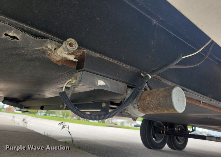 image for item DR4300 2012 Heartland Sundance 3300CK camper