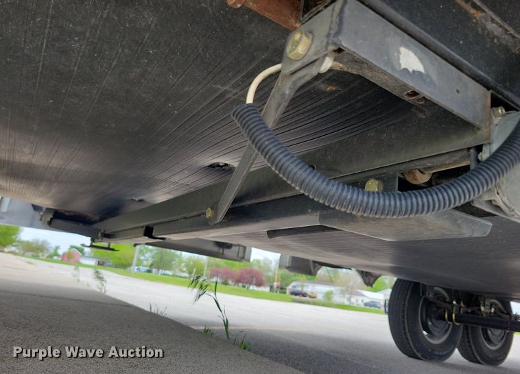 image for item DR4300 2012 Heartland Sundance 3300CK camper