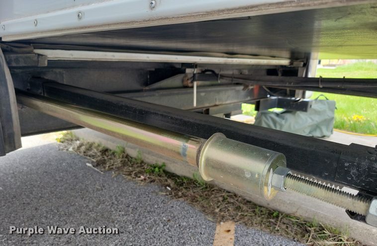 image for item DR4300 2012 Heartland Sundance 3300CK camper