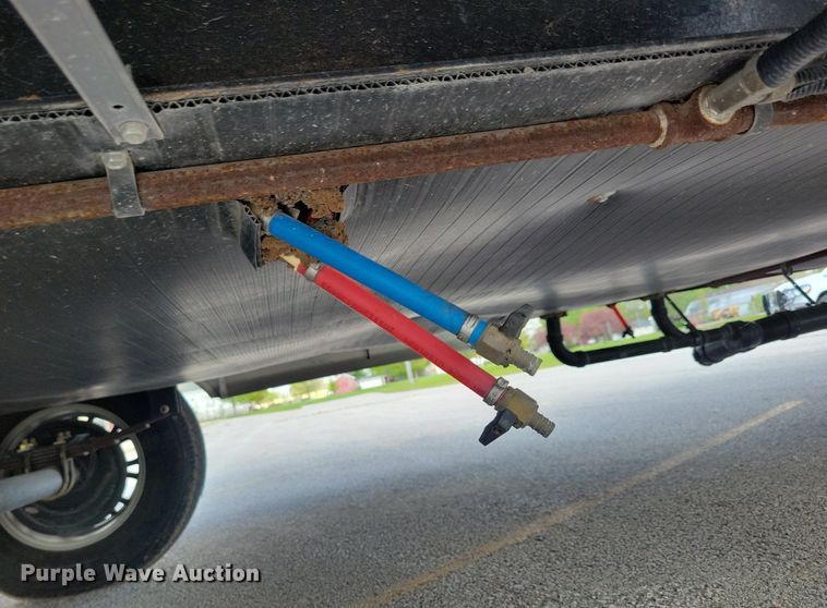 image for item DR4300 2012 Heartland Sundance 3300CK camper