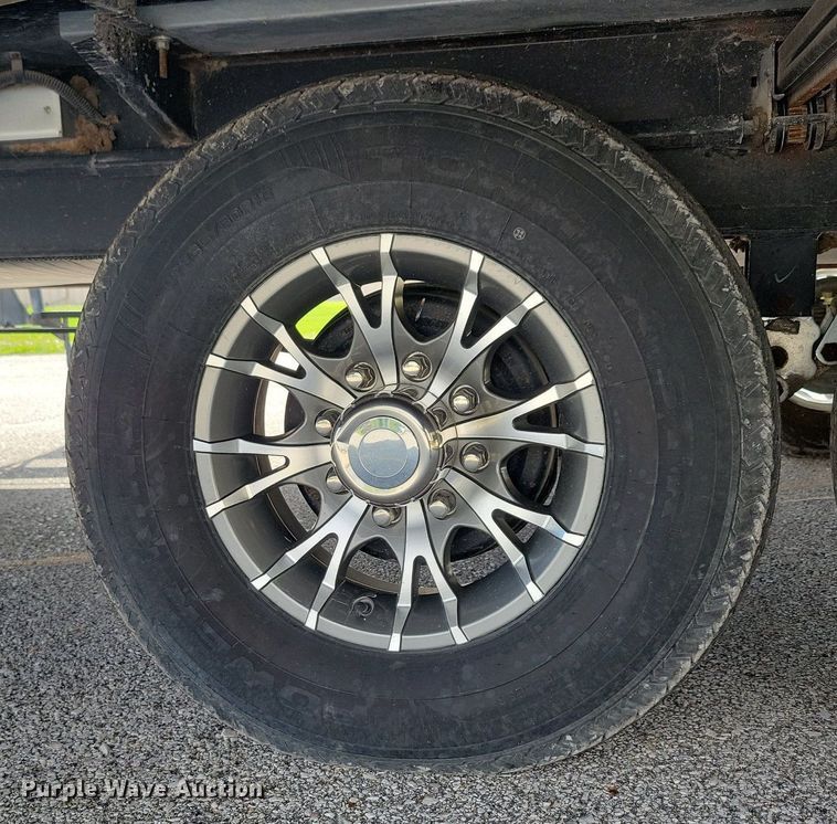 image for item DR4300 2012 Heartland Sundance 3300CK camper