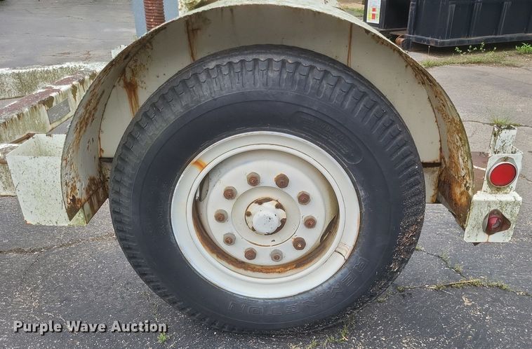 image for item DR4772 1990 Eaton Metal Products TECH 10E reel trailer