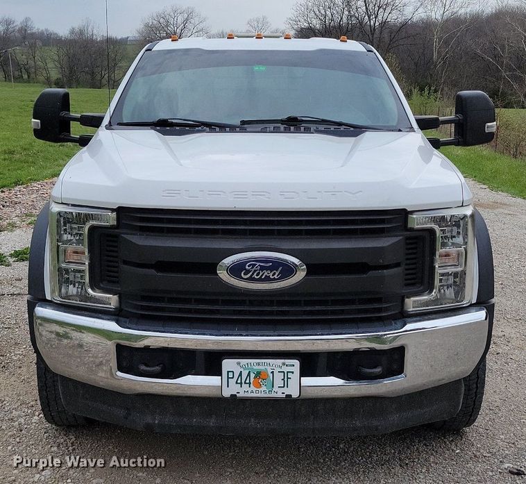 image for item DR7948 2019 Ford F450 Super Duty Crew Cab flatbed truck