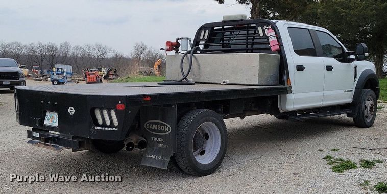 image for item DR7948 2019 Ford F450 Super Duty Crew Cab flatbed truck