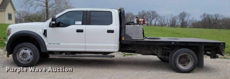 image for item DR7948 2019 Ford F450 Super Duty Crew Cab flatbed truck